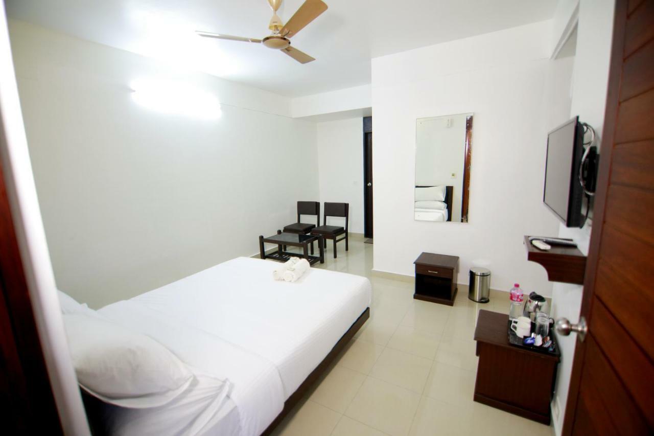 Ss Beach Resort Varkala Esterno foto